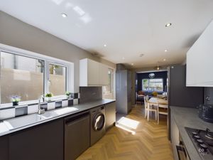 kitchen - click for photo gallery